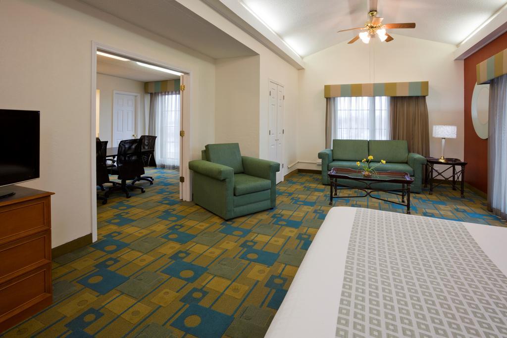 La Quinta Inn Chicago Oakbrook Terrace Exterior foto
